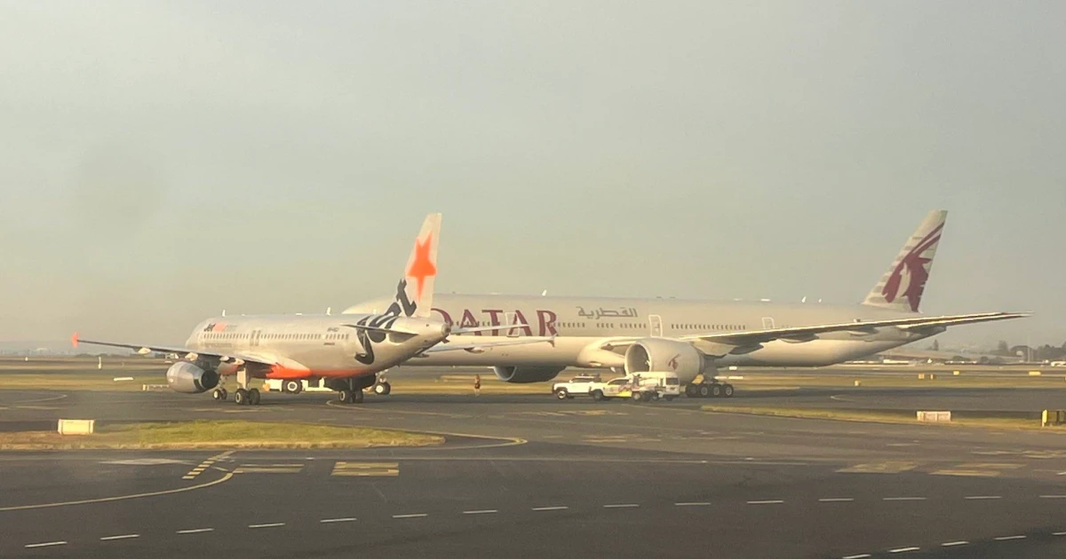 Jetstar and Qatar Airways planes nearly collide at Sydney Airport