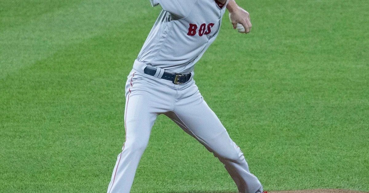 Chris Sale ejected before Yankees game after balk dispute