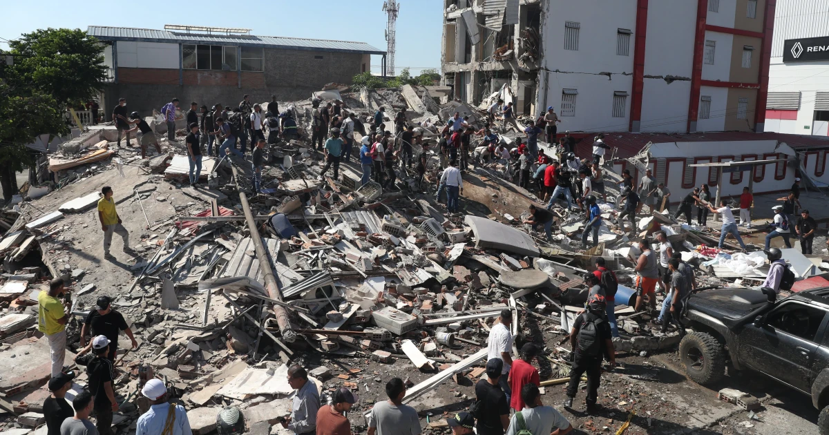 7.4 magnitude earthquake kills at least 111 in western Colombia