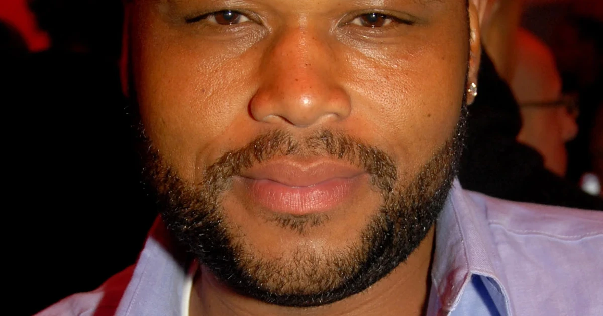 Anthony Anderson mocks Trump hair, politics on Jimmy Kimmel Live