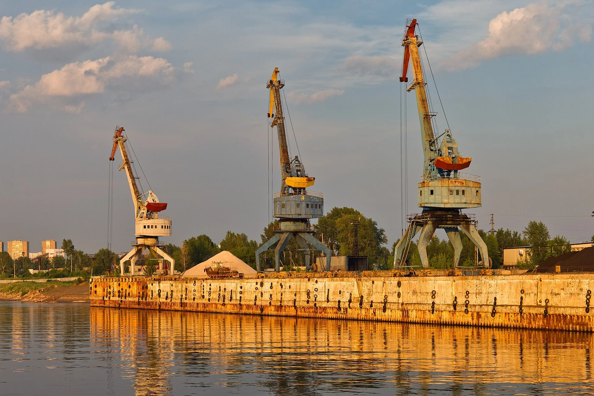 Nizhnekamsk — Wikimedia Commons