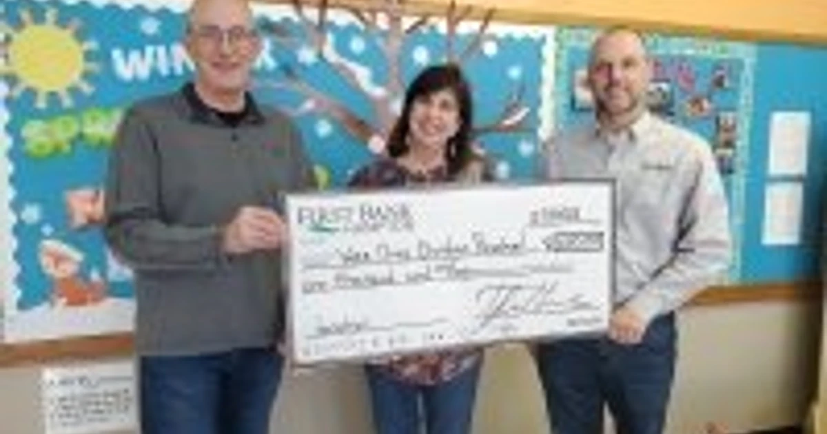 First Bank Hampton donates to pre school