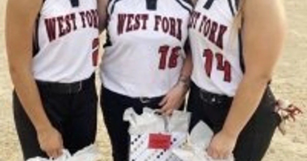 Warhawk softball recovers, wins two in final week of regular season