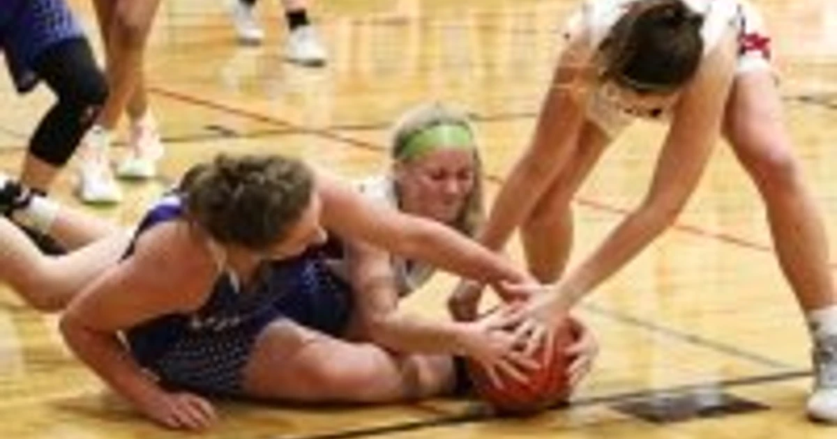 Warhawk girls’ basketball overwhelms Northwood-Kensett