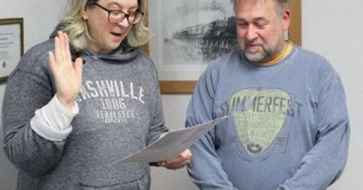 Re-elected Sheffield City Council members are sworn in