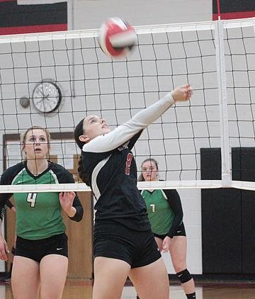 No. 15 Osage uses quick set to sweep Warhawks